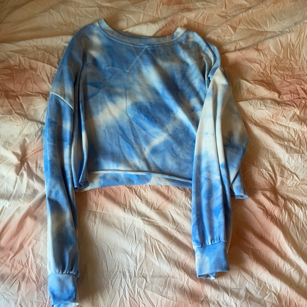 long sleeve crop top